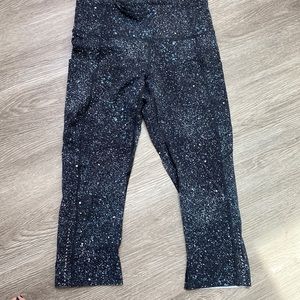 Lululemon cropped leggings. Size 6.